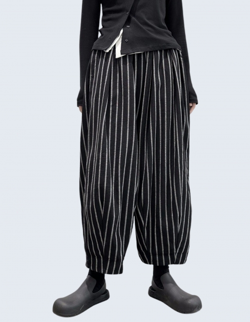 striped balloon-fit pants