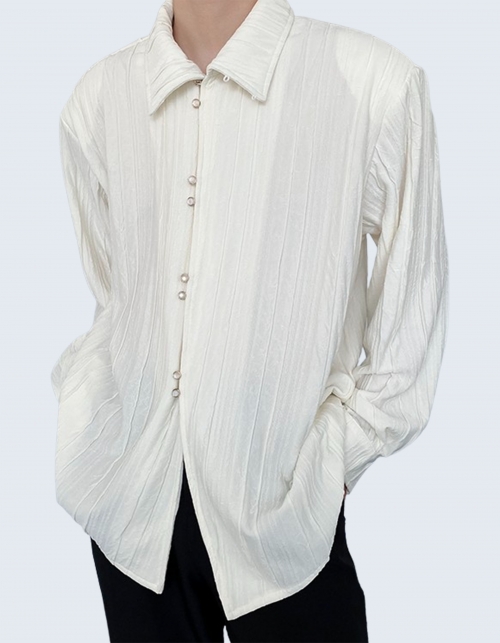 Up-collar accentuated pleated shirt