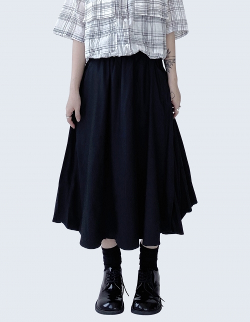 loose fit simple gothic skirt